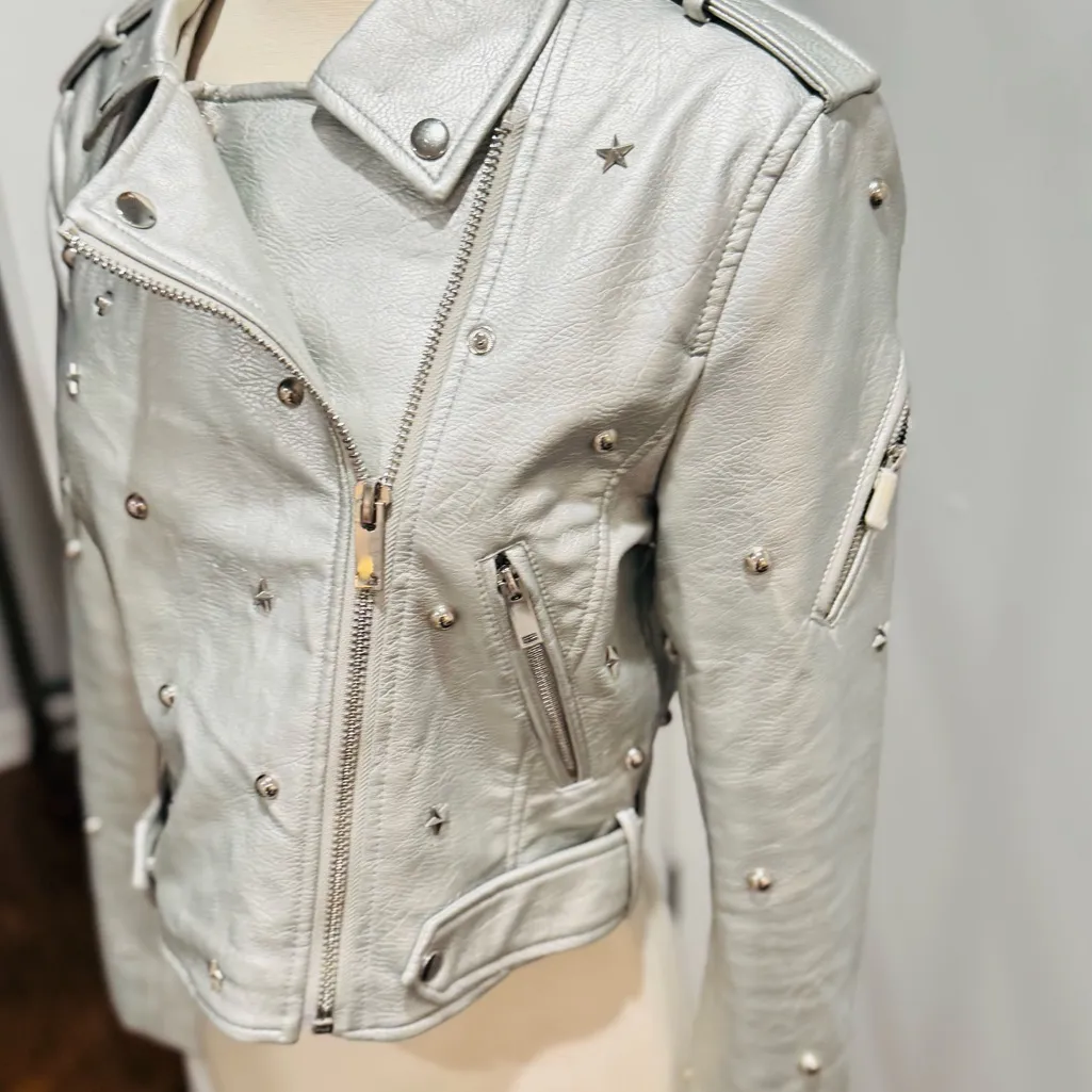 Forever 21 Silver Metallic Faux Leather Jacket - Image 15