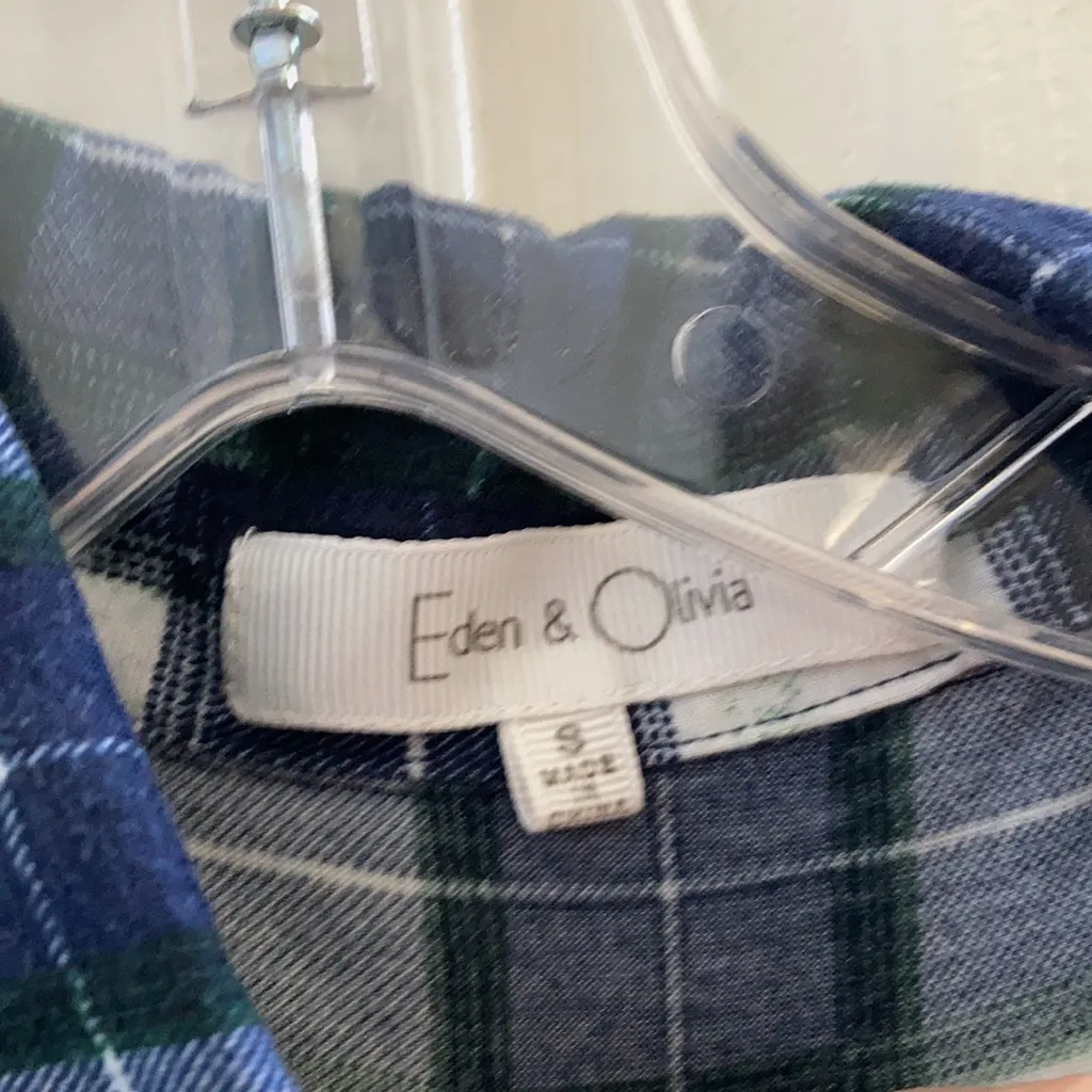 Eden & Olivia FINAL MARKDOWN  blouse small - Image 4