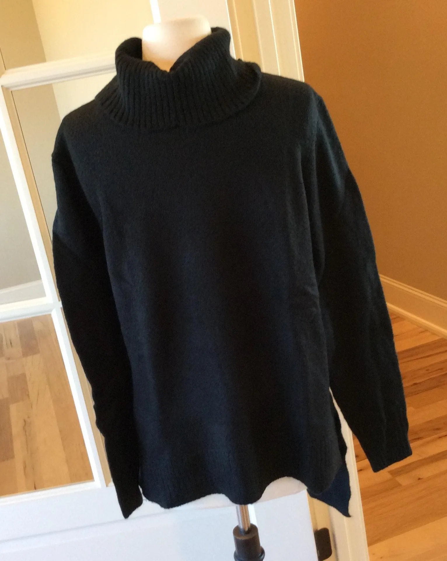 Black Sweater Pullover Womens Medium New With Tag - Image 3