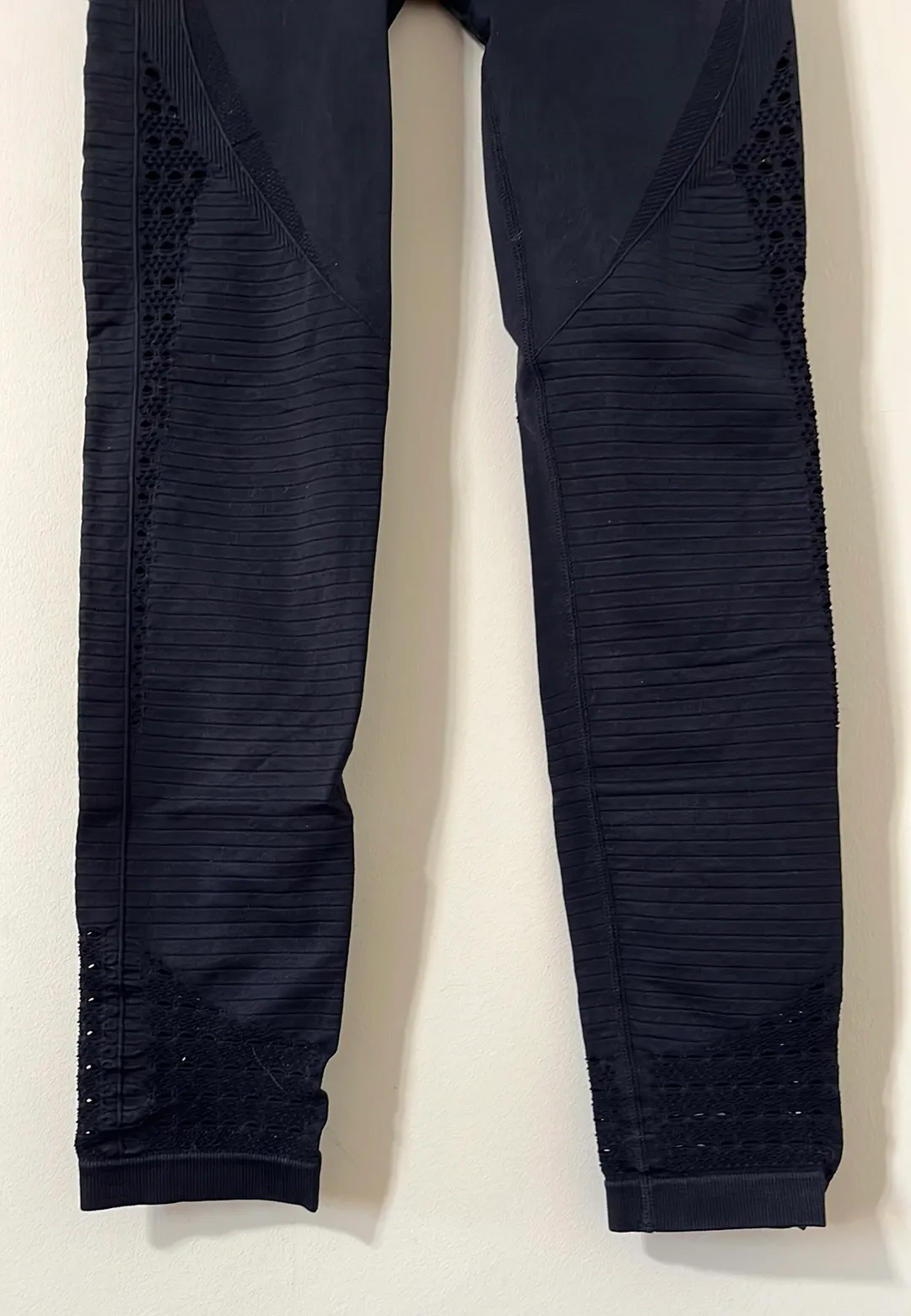Energy Seamless Black Full Length Leggings Size Medium - Image 6