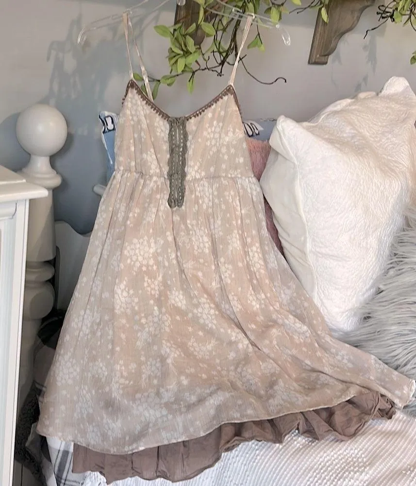 A Reve Babydoll Dress Summer Peasant Spaghetti Strap Womens Small - Image 9