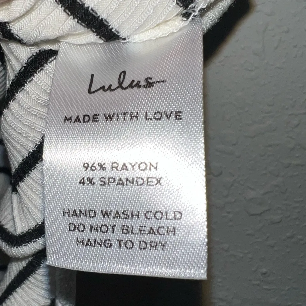 New Lulus White and‎ Black Striped Short Sleeve Bodysuit Women’s Size Medium - Image 5