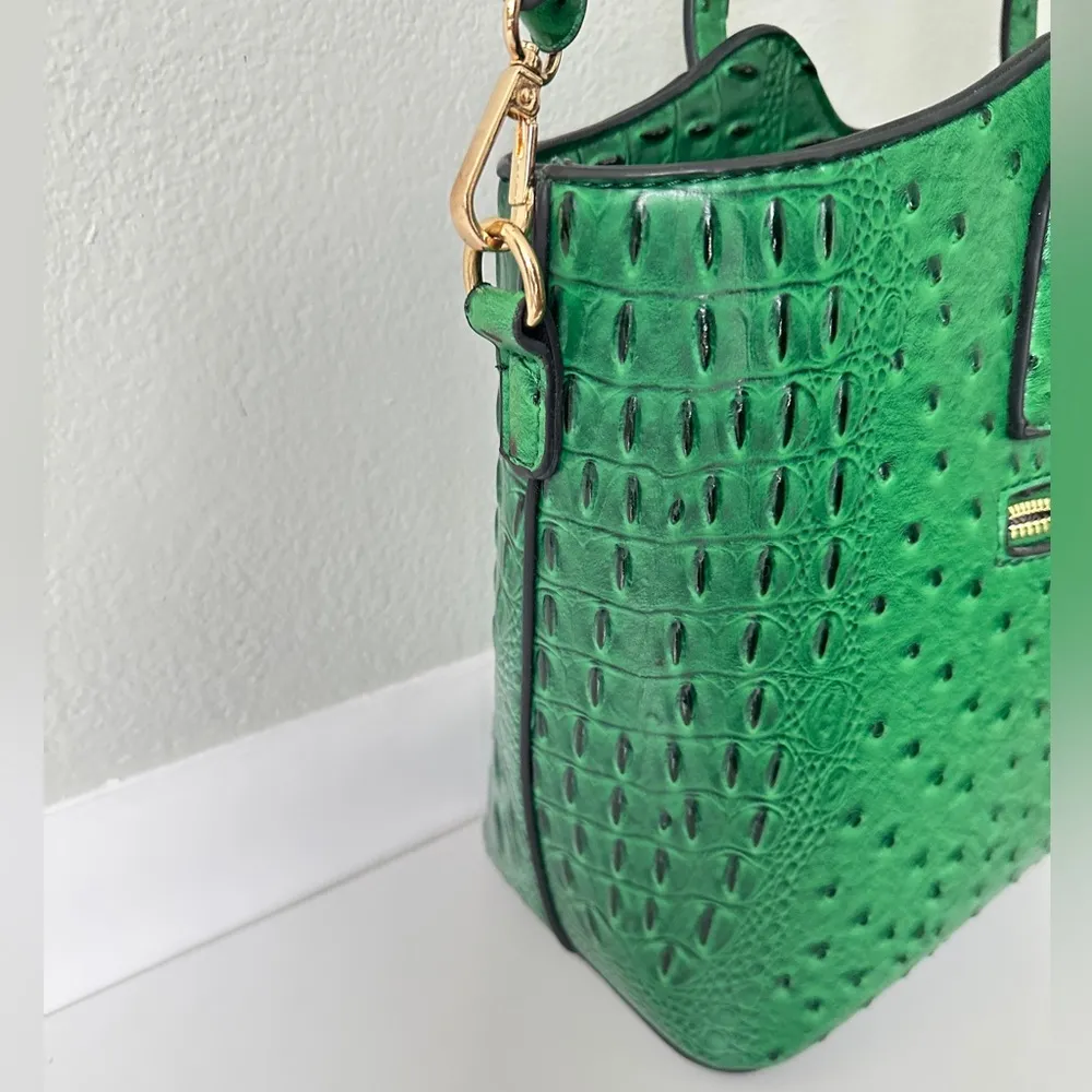 2023 Vegetal Leather Texturized Green Shoulder Bag with Pouch and Straps - Image 5