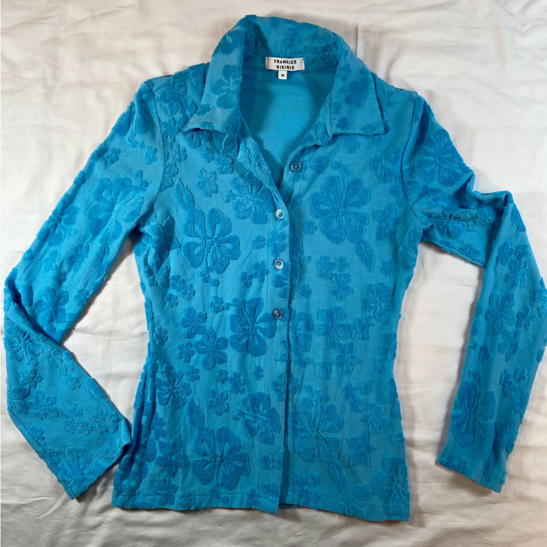 Frankie’s Bikinis Button‎ Down Long Sleeve Top Cover up Size Medium - Image 7