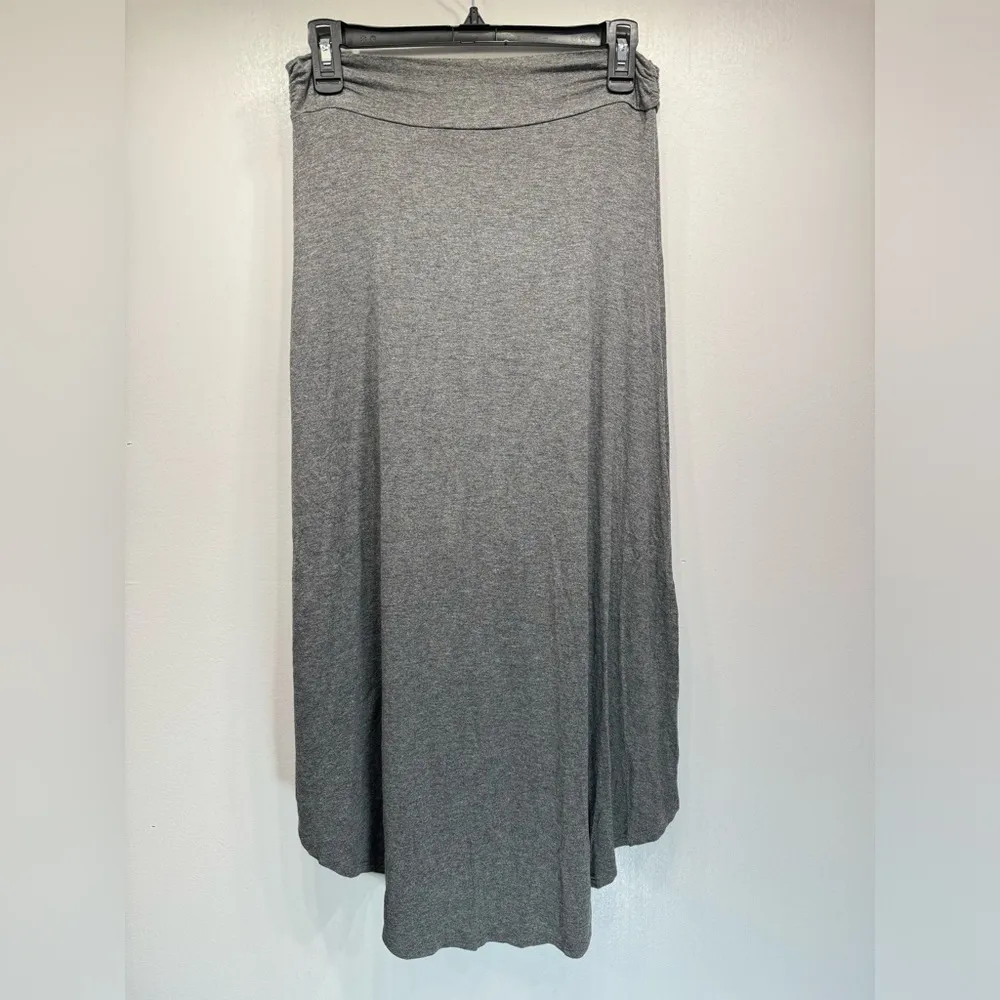 Charcoal Gray Lightweight Knit High Low Pull On Skirt by Sun & Moon Ruched Waist - Image 2