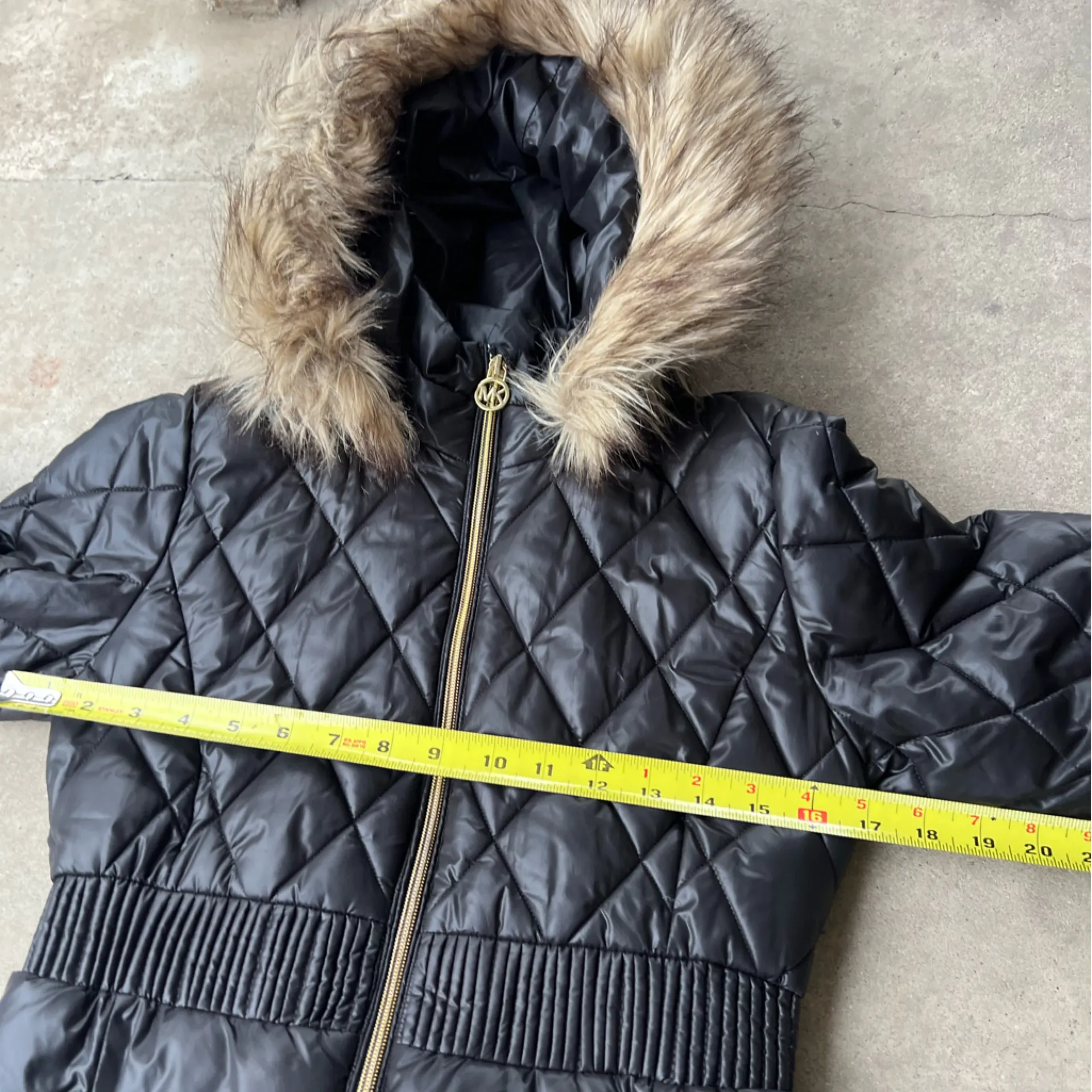 Michael Kors Women's Fuchsia Puffer Jacket - Image 6