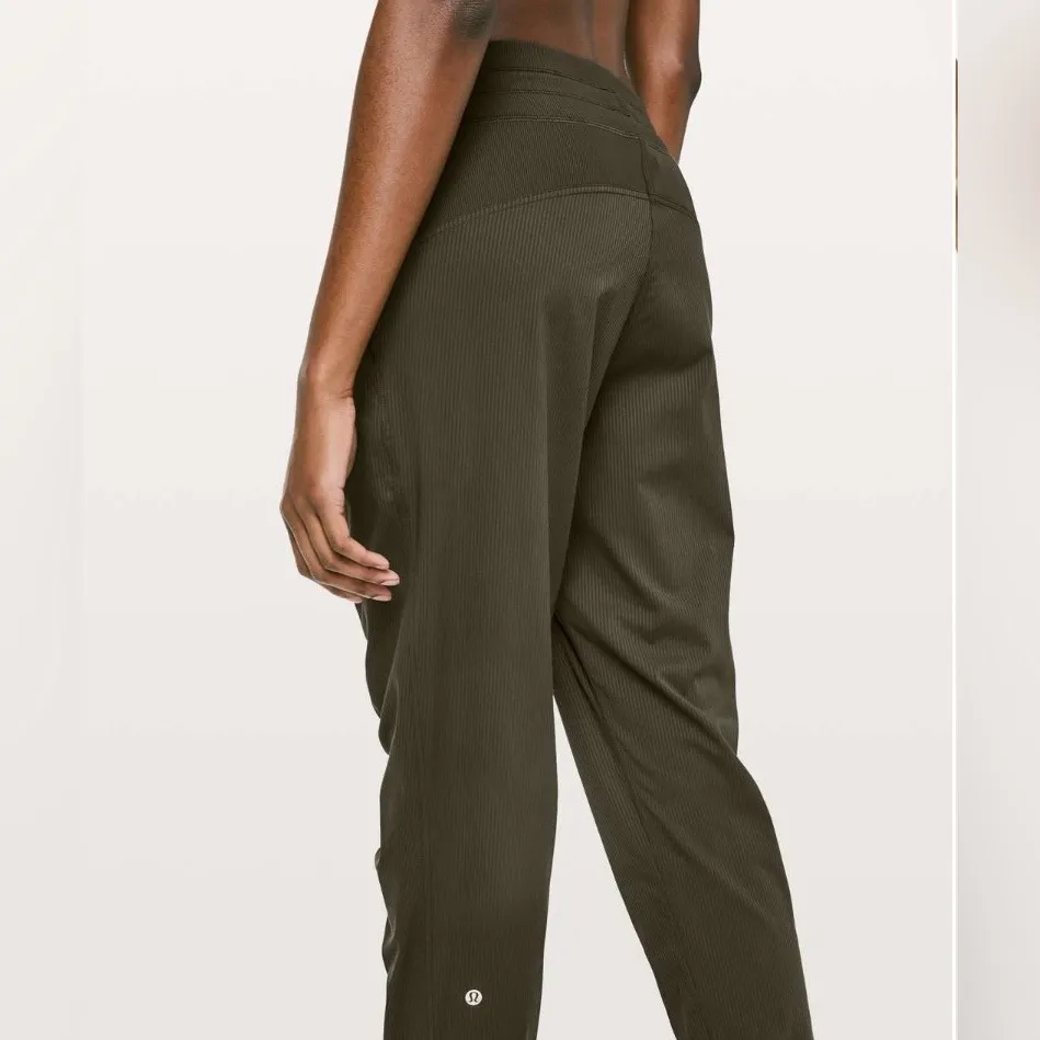 Lululemon Dance Studio Jogger Pant 29” Dark Olive Size 2 Excellent Condition - Image 3