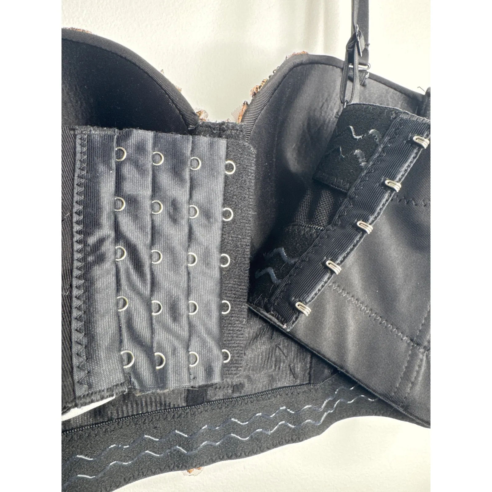 Beaded sequin 3D floral Crop bustier bra top gold black removable straps large - Image 11