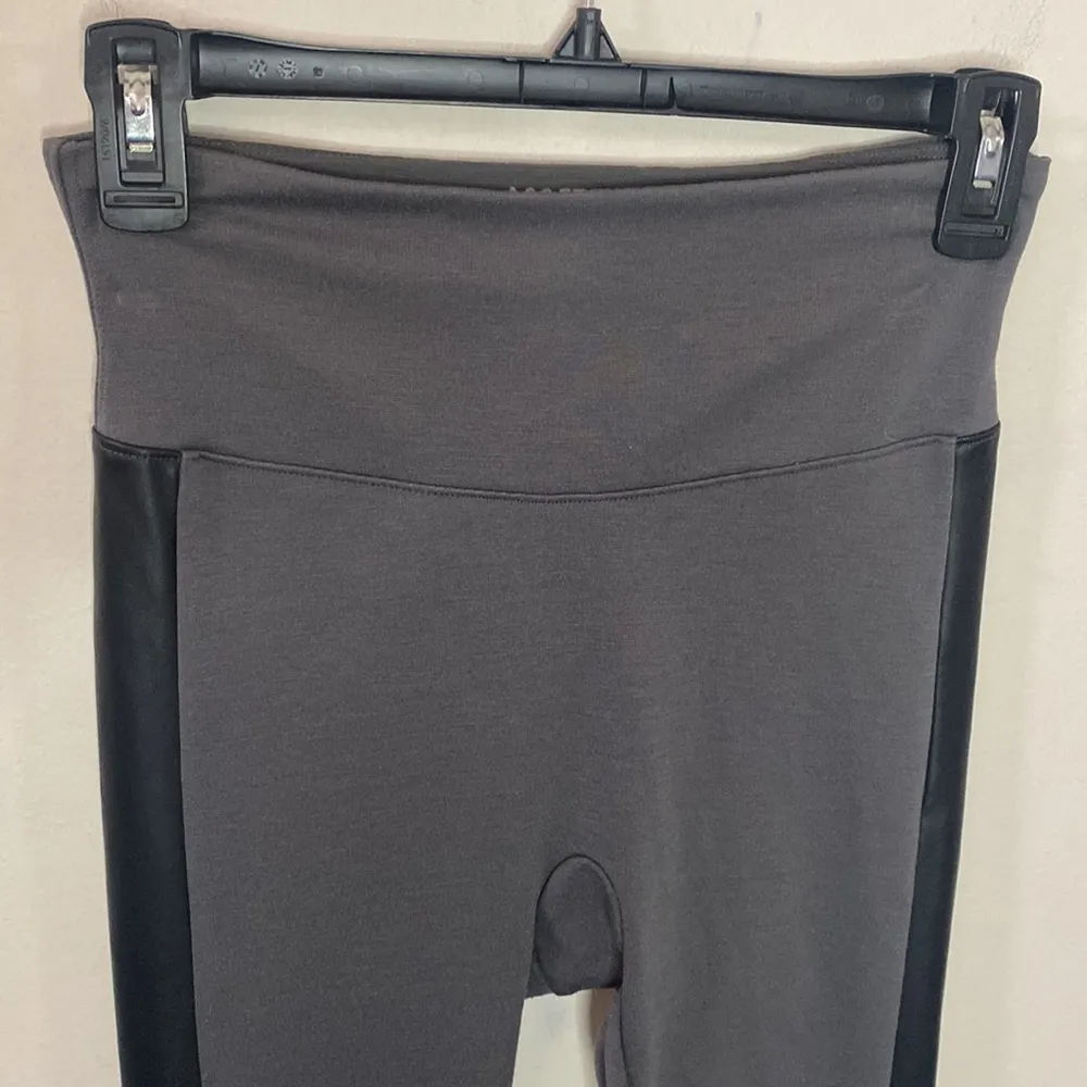 Assets by Spanx red hot label grey high waist leggings with tuxedo stripes sz S Gray - Image 3