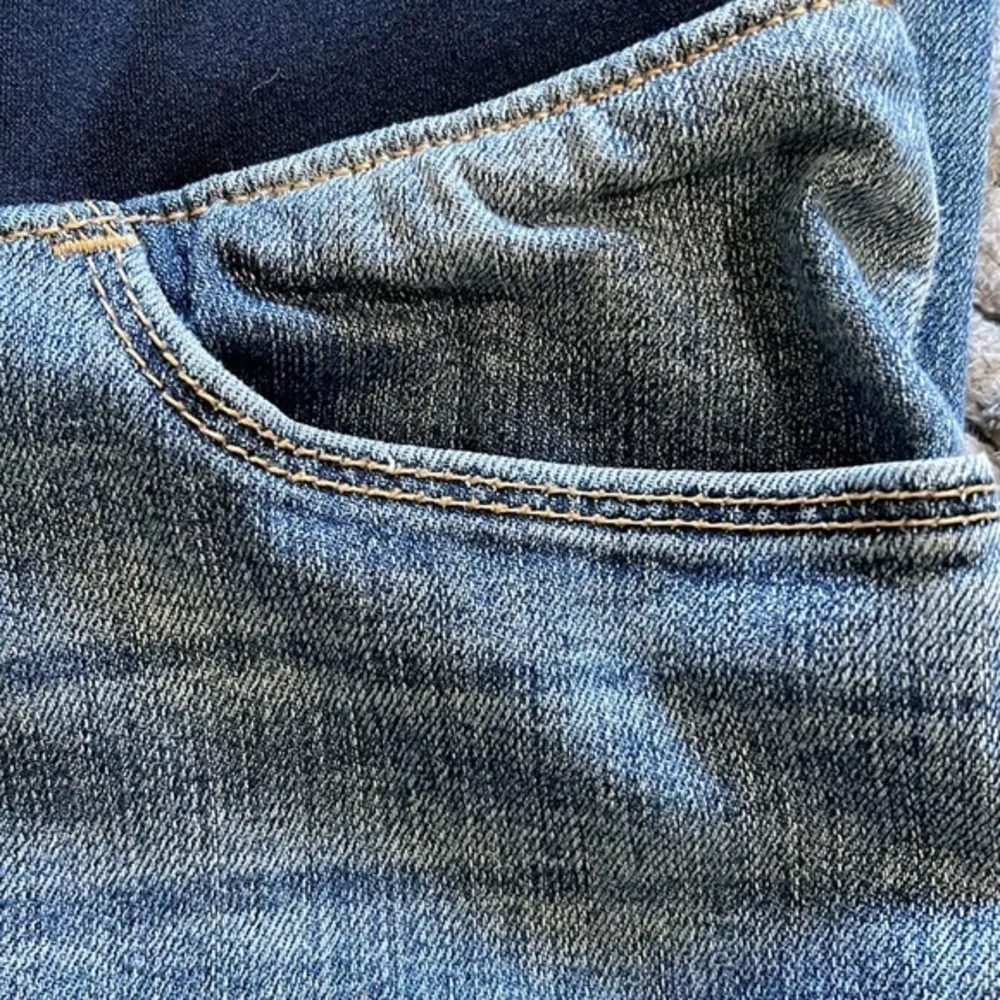 Liz Lange Maternity Denim Blue Bootcut Jeans Size 10 EUC #4899 - Image 2