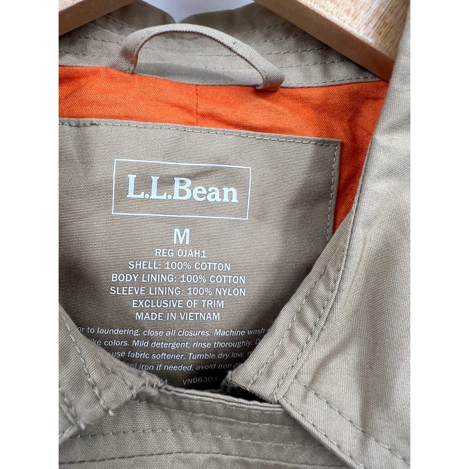 L.L. Bean Double Breasted Trench Lined Coat Jacket Medium‎ Tan Button Up - Image 2