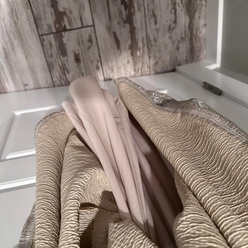 NWT‎ Lulu's All That Shimmers is Gold Sleeveless V-Neck Maxi Dress Sz Small - Image 9