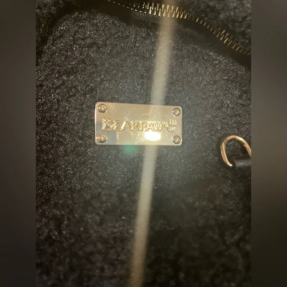 NWT Bearpaw 3pc Gift Set including Sherpa Backpack/Sherpa Zip Pouch/Keychain - Image 13