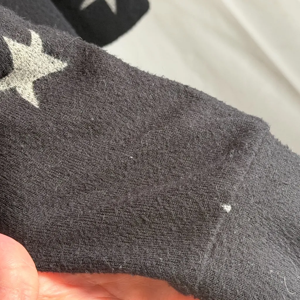 Buffalo David Bitton Black Sweater with Silver Star Pattern Size Medium GUC - Image 5