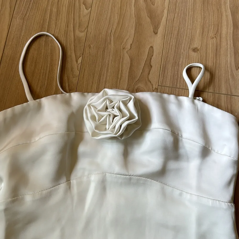 NIA WHITE ROSE DRESS - Image 2