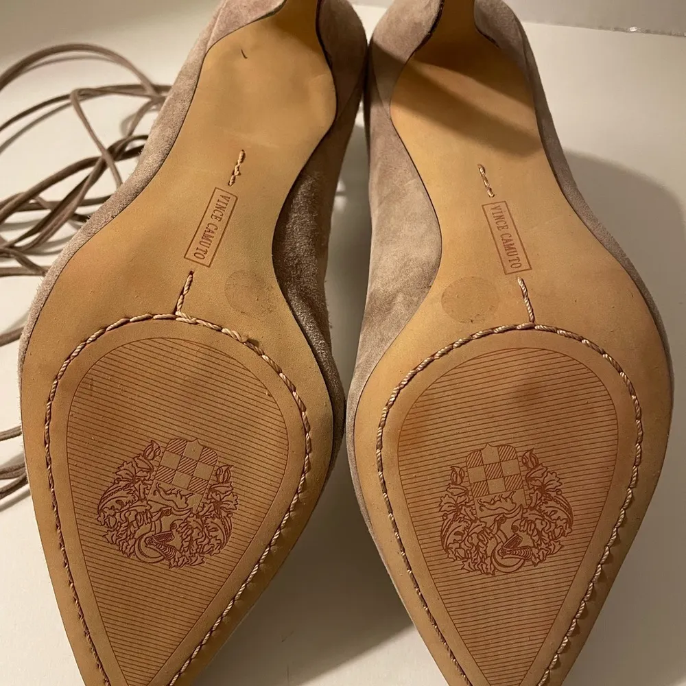 Vince Camuto Women Taupe Suede Leather Laced Heels BARSHA NWOT Sample Sale 8.5 - Image 5