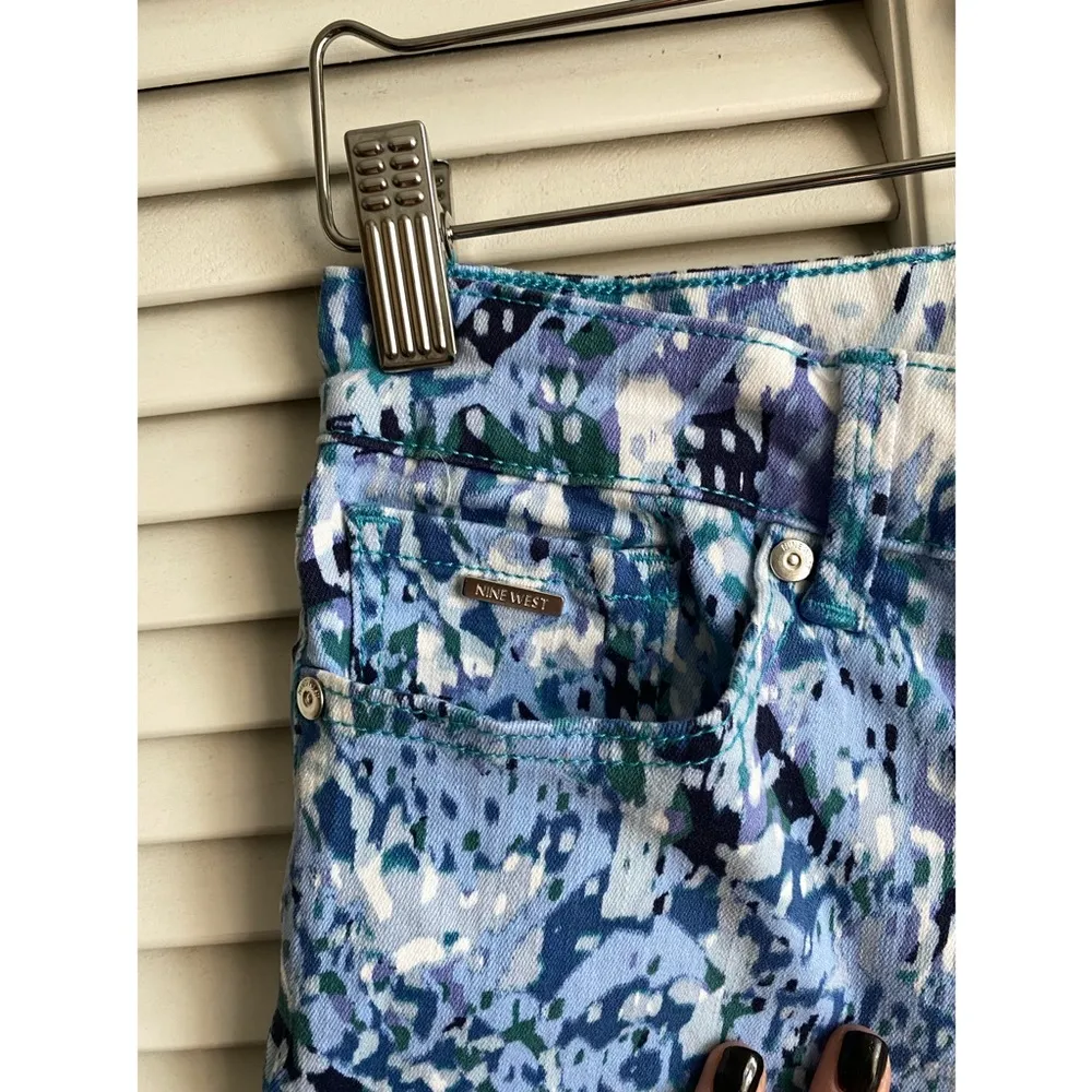 Nine West Jeans Chrystie Capris Blue Patterned Crop Pants Capri pants - Image 4