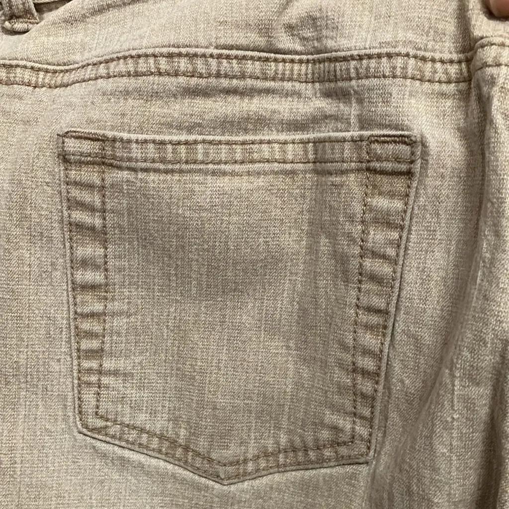 FINAL MARKDOWN Ny and company jeans 10 - Image 3