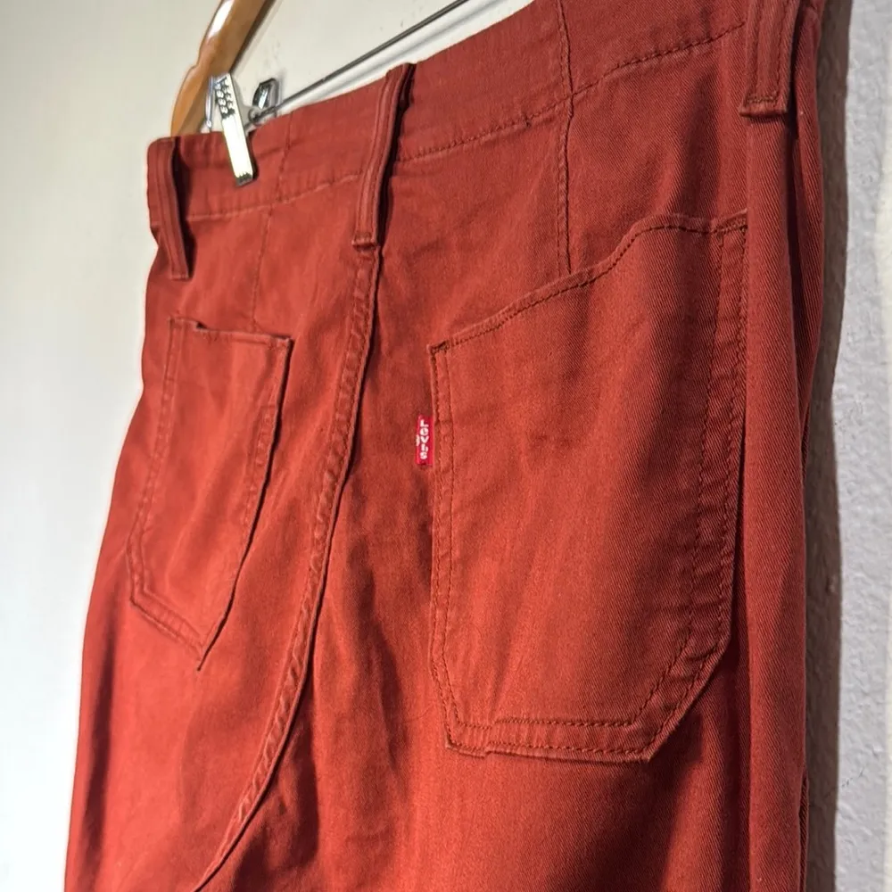 Levi's Orange Ankle Cropped Pants with Structured Fabric - Image 10