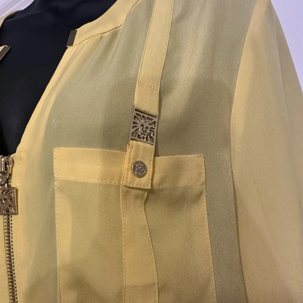 Anne Klein 3/4 sleeve zip up top Yellow Top Gold Zipper /logo size large. - Image 6