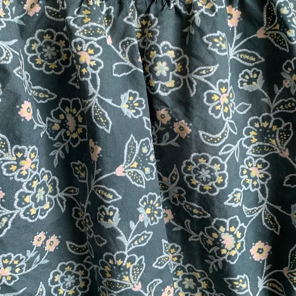 J. Crew Cotton Boho Gathered scoopneck top in vintage vines (Sz L) Green - Image 10