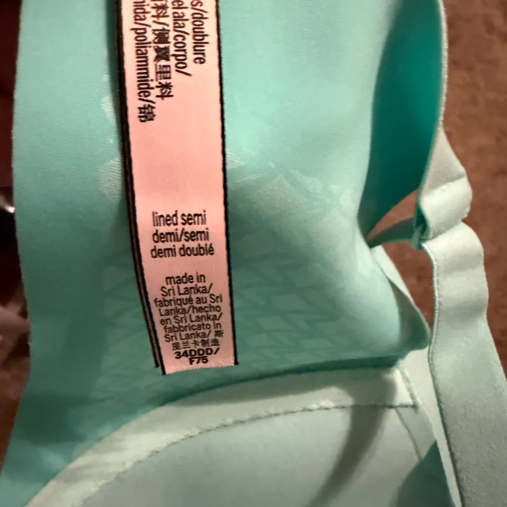 NWT Victoria's Secret lightly lined Light Blue/ Green Bra 34DDD - Image 4