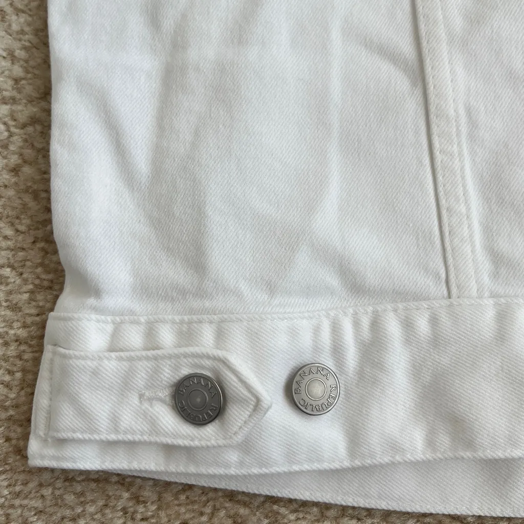 NWT Banana Republic Factory White Denim Cropped Trucker Jacket in Women's Small - Image 9