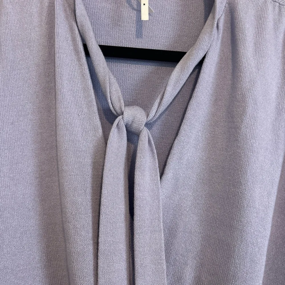 Anthropologie Women’s Lavender Crisscross Sweater Top Sz Medium - Image 4