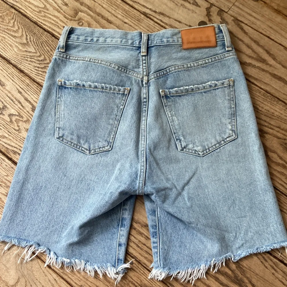 Citizens of Humanity
Camilla frayed-hem denim shorts size 24 - Image 2