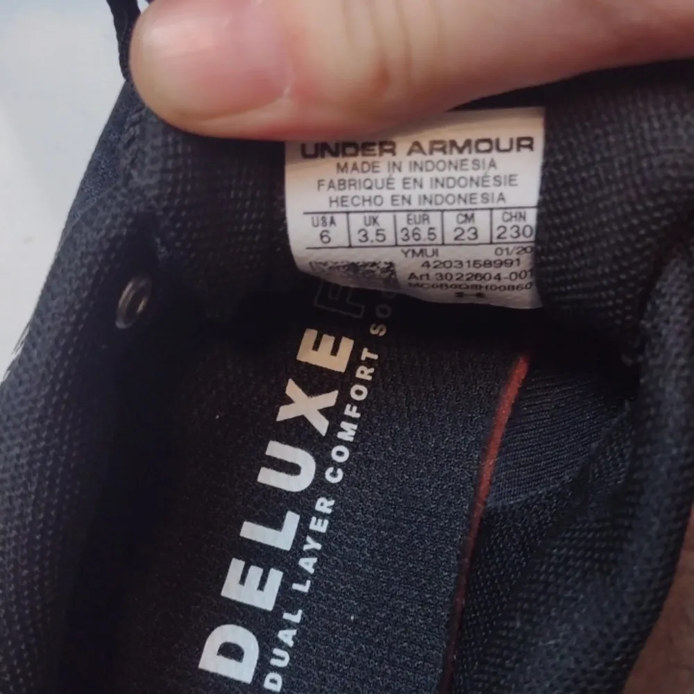 UNDER armour charged impulse knit shoes size 6 - Image 4