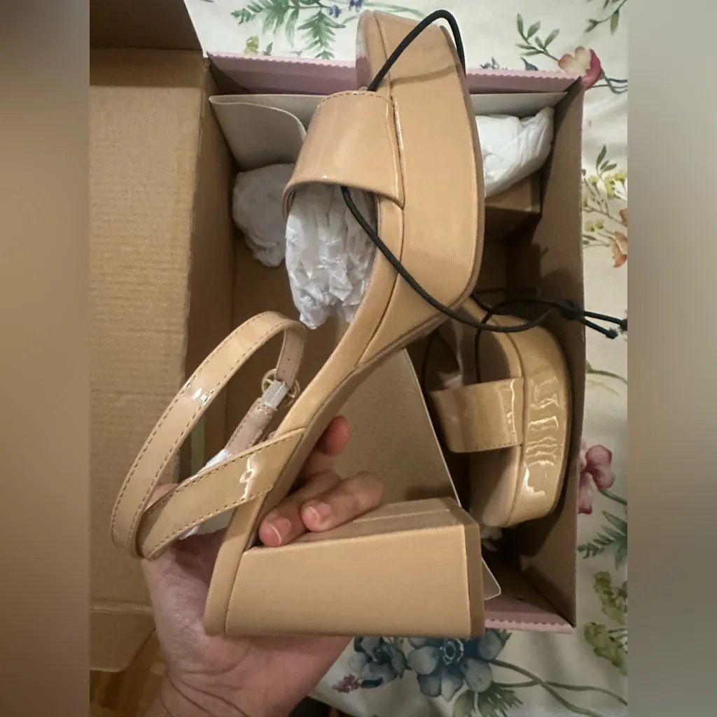 Nude Patent Platform Heels Y2K style Chunky Pumps Tan Size 7.5 - Image 2