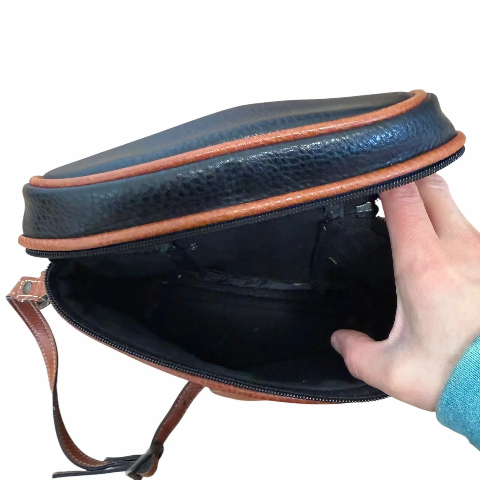 Vintage Esprit Black Leather Crossbody Bag - Image 3