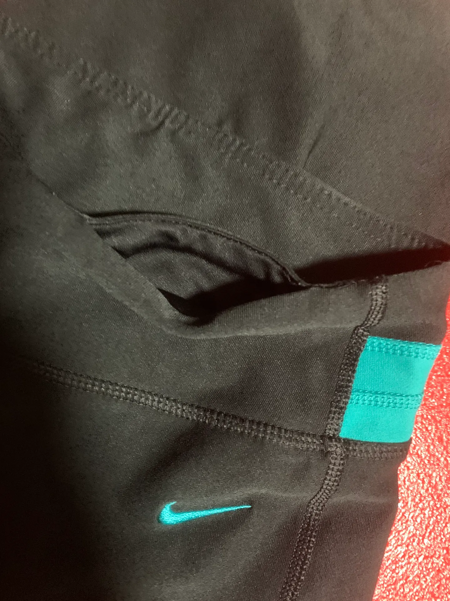 Dri-Fit cropped workout pants black size S - Image 3