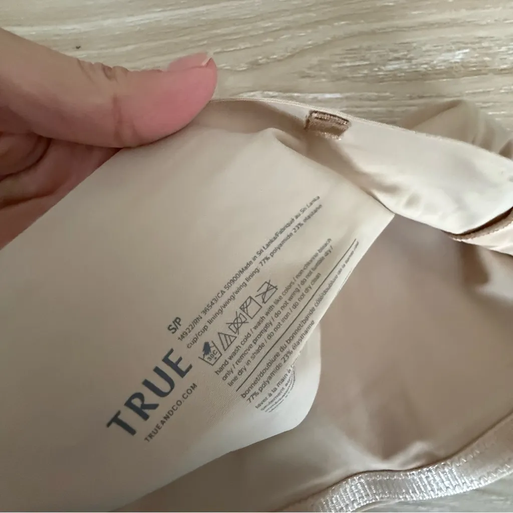 True and Co Small NEW Convertible Bandeau Bra Sand Beige Desert - Image 4
