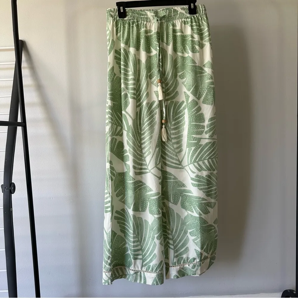 Bohemian women’s wide leg high waist white with green leaves summer pants med - Image 7