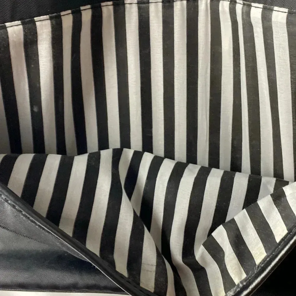 FRANKLIN COVEY VEGAN LEATHER BAG BLACK SILVER ACCENTS BLACK WHITE STRIPE LINING - Image 8