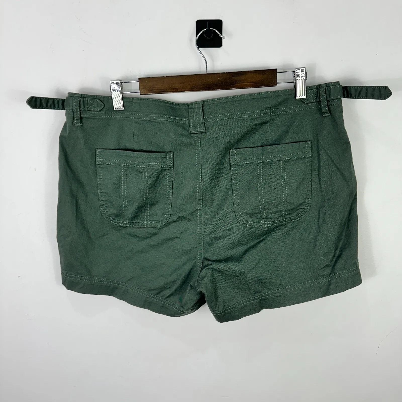 Athleta Organic Cotton Shorts Womens 16 Green Twill Utility Outdoors Vacation - Image 2