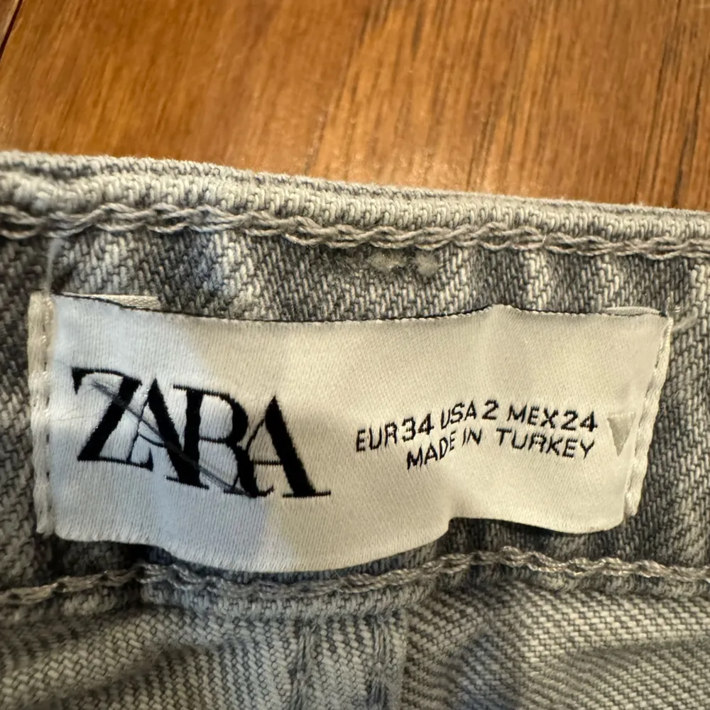 Zara Jeans - Image 2