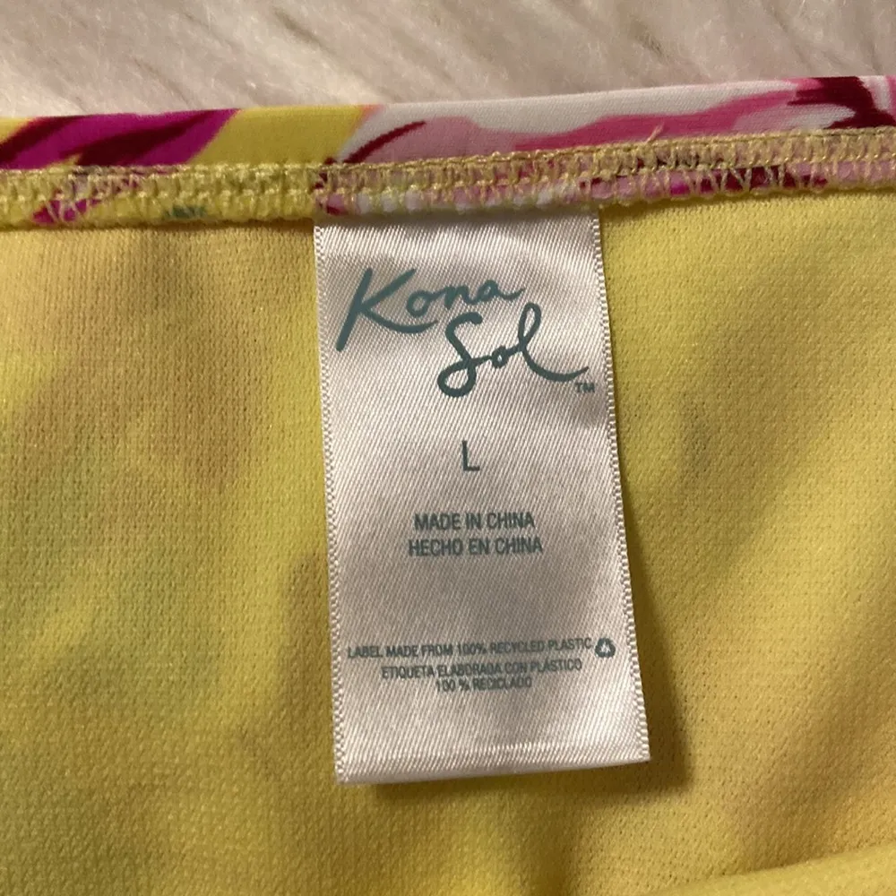 Kobe Sol bottom swim size L excellent condition - Image 2