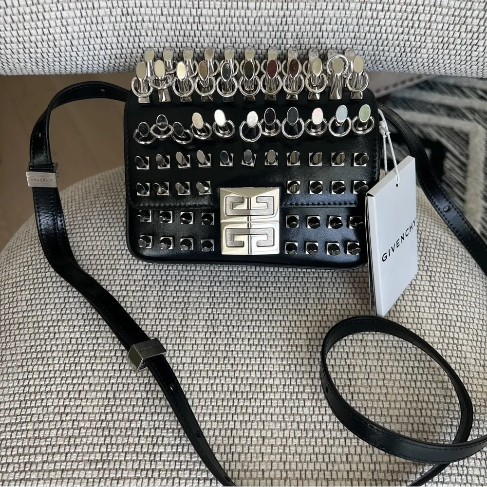 Givenchy Small 4G Studded Leather Shoulder Bag Purse in Black, New with Tags - Image 3