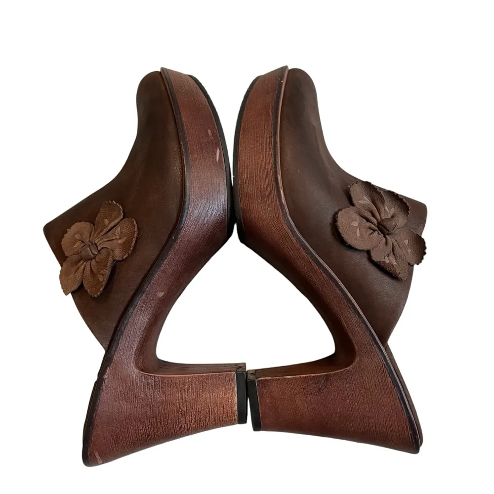 B. Makowsky Quan Brown Leather Platform Heel Mule Clogs, Sz 7 - Image 7