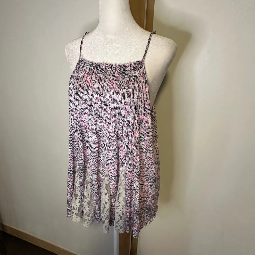 Free People white, pink & gray lace pleated floral tank top size M - Image 3