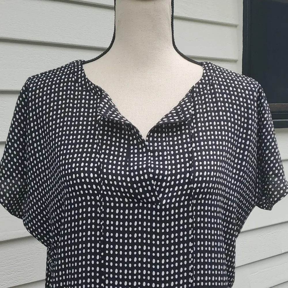 Loft Polka Dot V-Neck Mixed Media Short Sleeve Blouse - Image 2