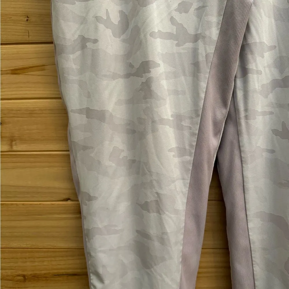 Athleta Size 16 Lavender Brooklyn Lined Camouflage Drawstring Waistband Jogger - Image 4