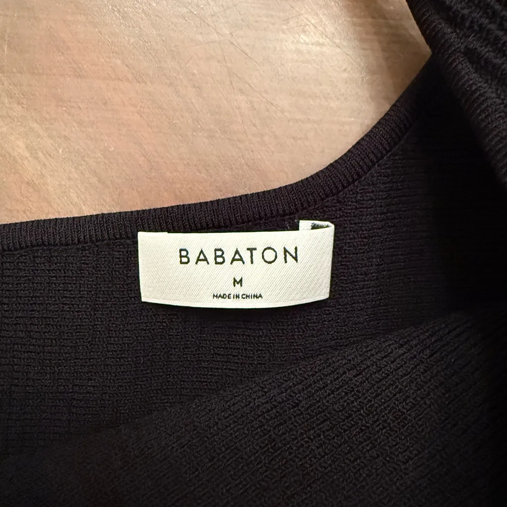 ✨NWOT Aritzia Babaton One Shoulder Crop Tank Black Size M - Image 3