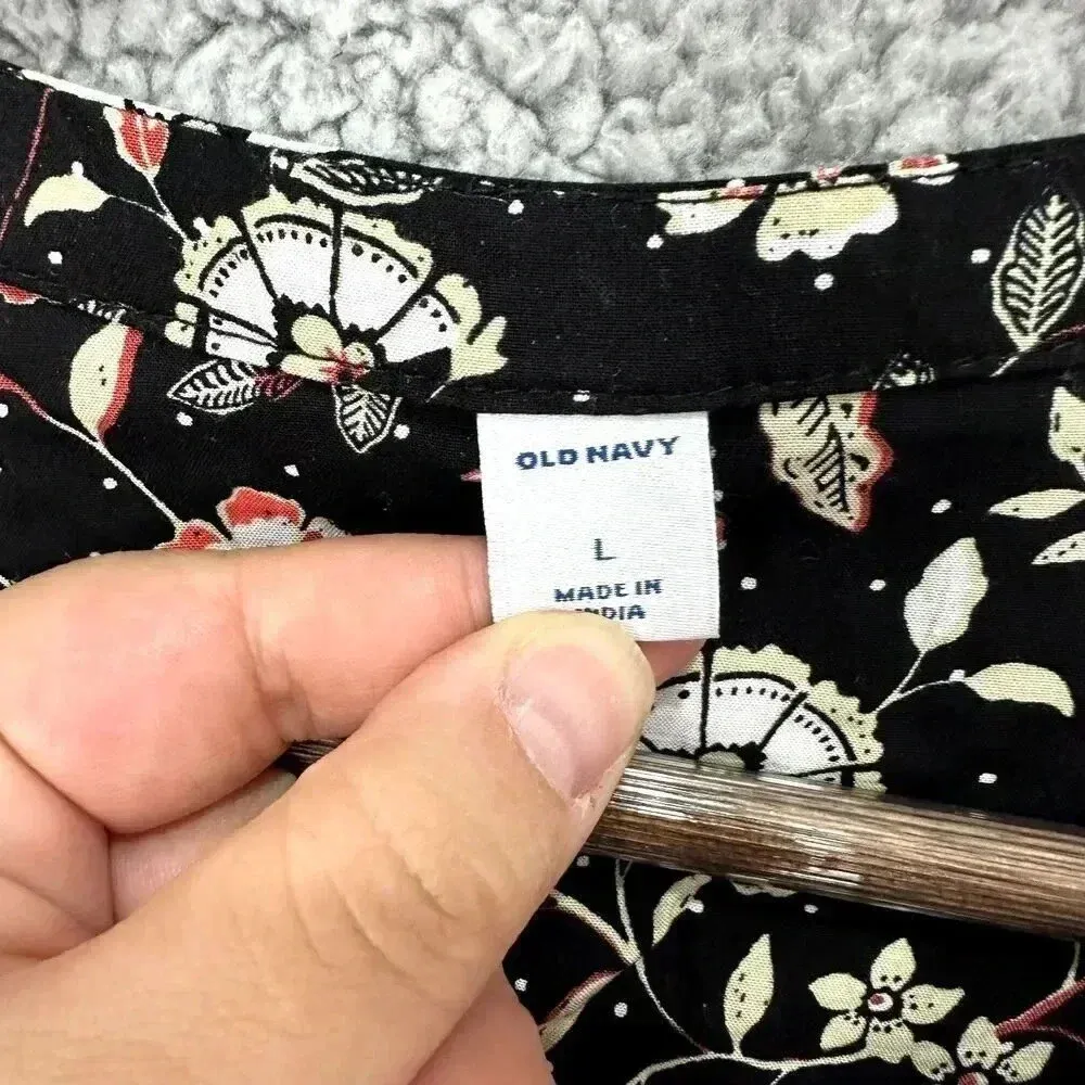 Old Navy ditsy floral top womens large black‎ oversized tassel cottagecore boho - Image 3