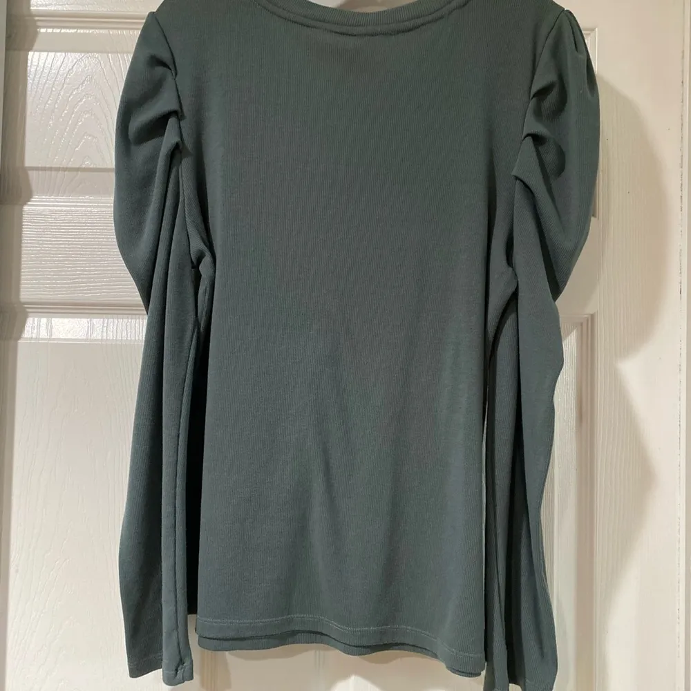 Hayden Green Long Puff Sleeve Top Size Small - Image 5