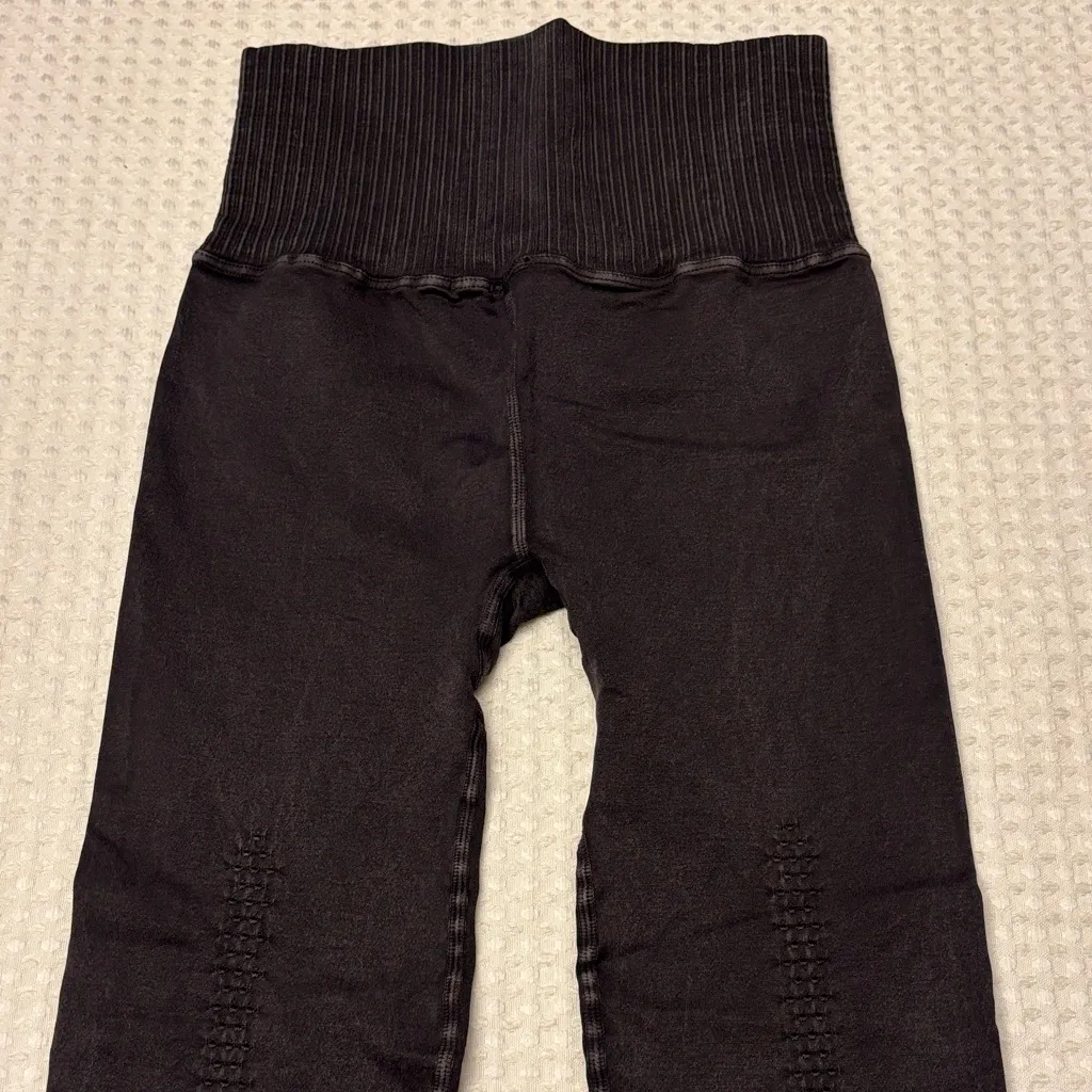 NEW! FREE PEOPLE Movement GOOD KARMA Leggings High Rise Washed Black XS/S - Image 4