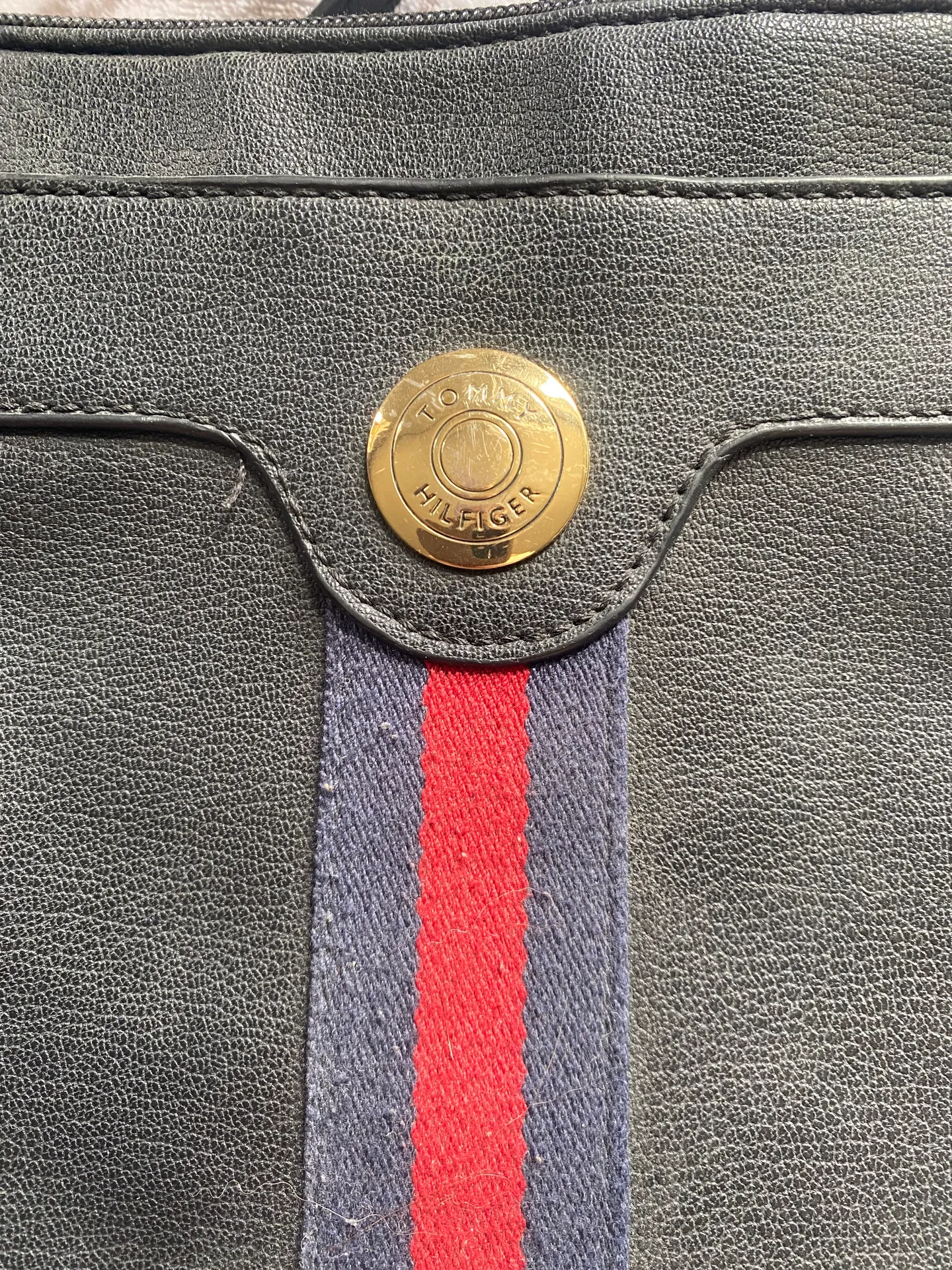 Tommy Hilfiger Crossbady Bag - Image 2