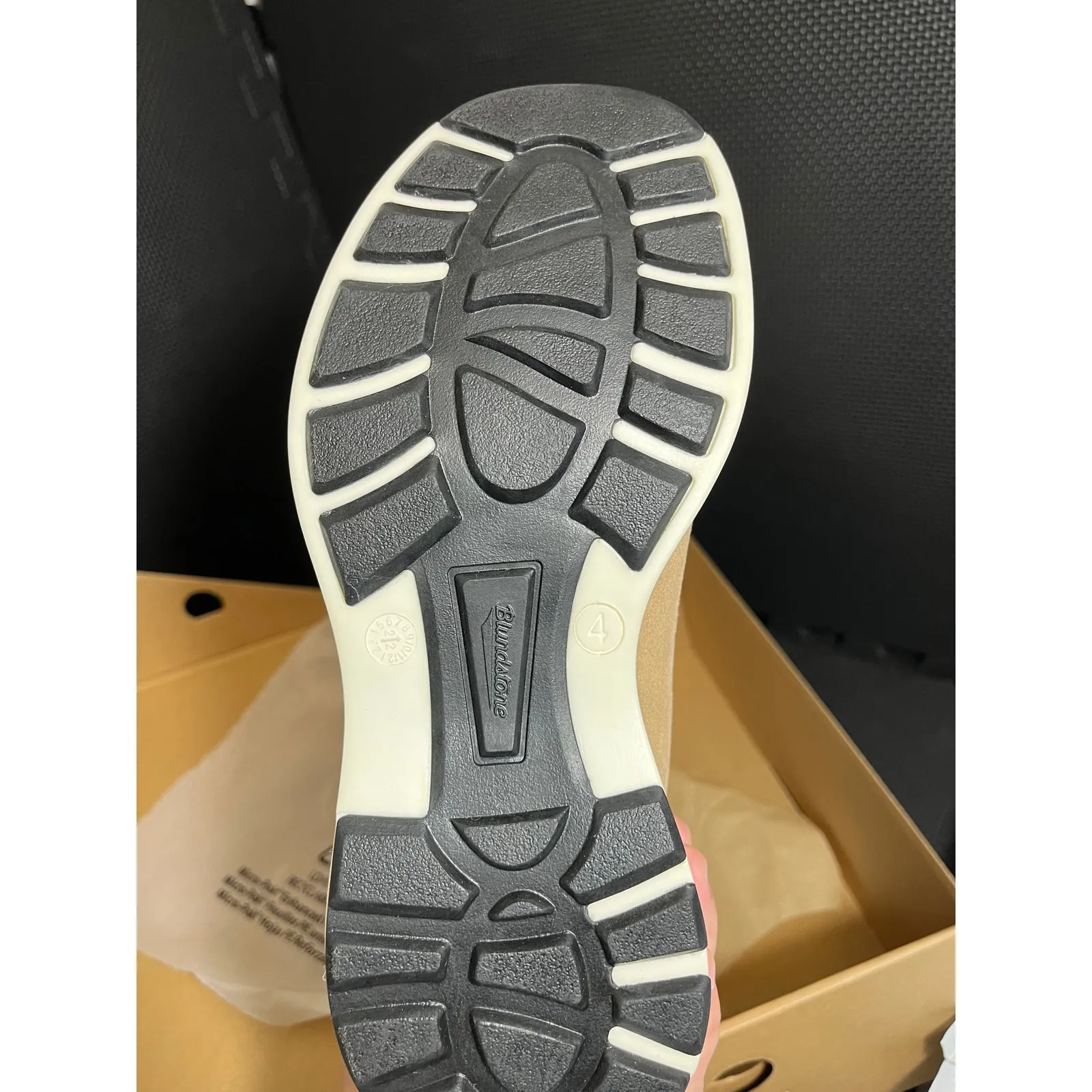 NEW Blundstone 2146 Chelsea sneaker Boots Suede Navy Sand Womens 4 UK, 7‎ US - Image 4